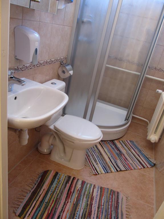 Viesu Maja Ezerkalns Hotell Krāslava Eksteriør bilde